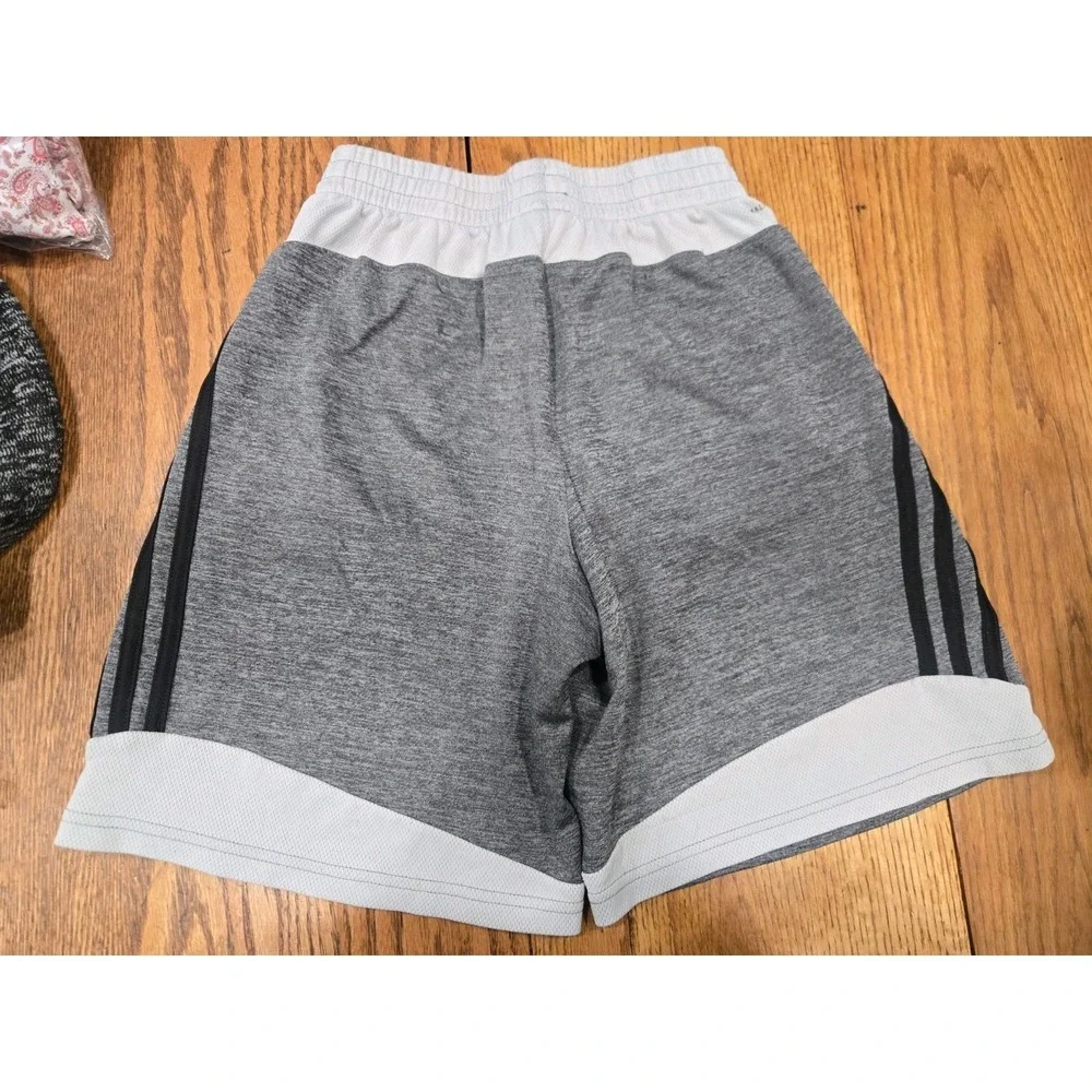 Adidas Climalite Boys Gray Athletic Shorts Size L 14-16 Mesh Lined 3 Stripe